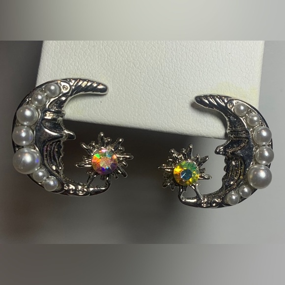 Women's Earrings/ Moon & Star - Picture 3 of 5